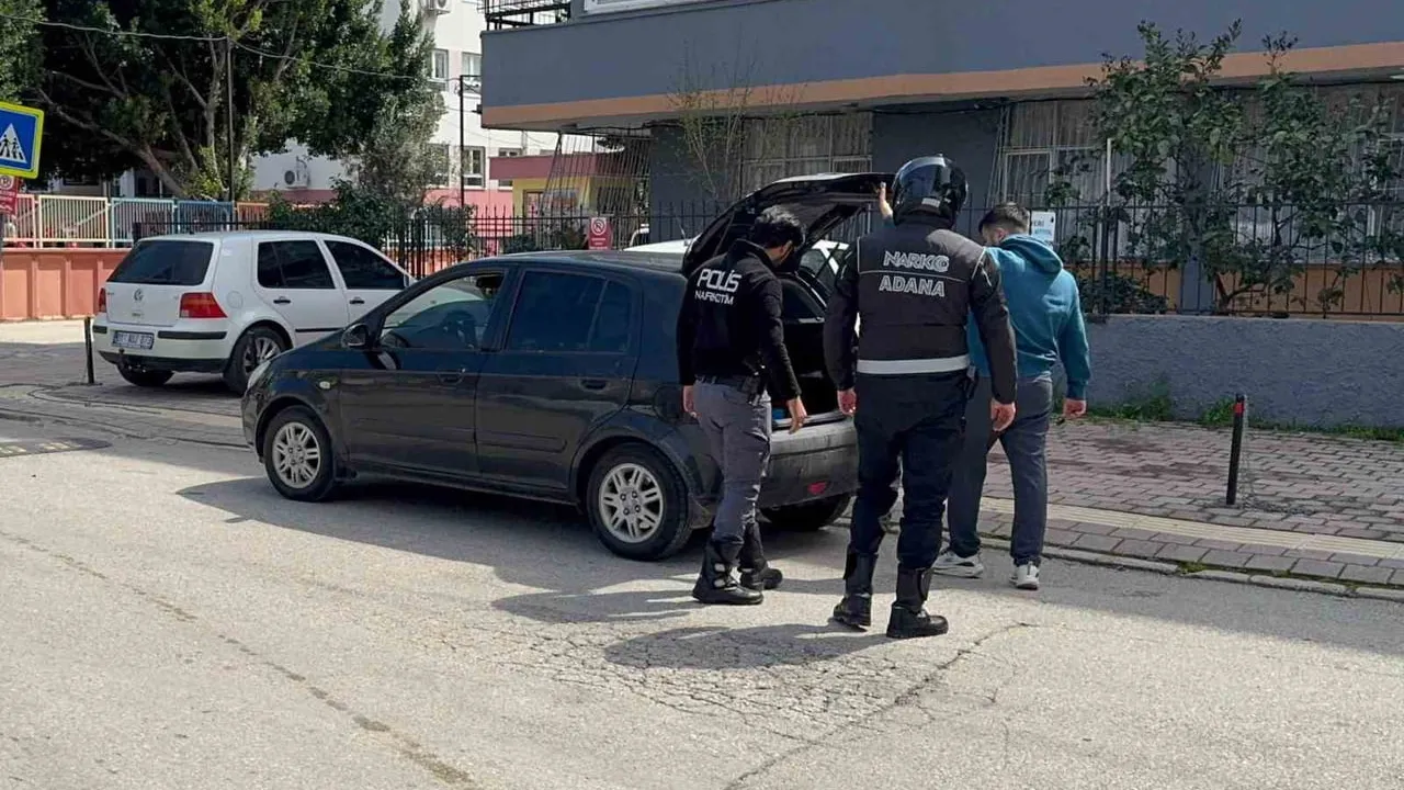 Adana'da okul çevrelerinde narkotik denetimleri: öğrencilerin güvenliğine odaklandı