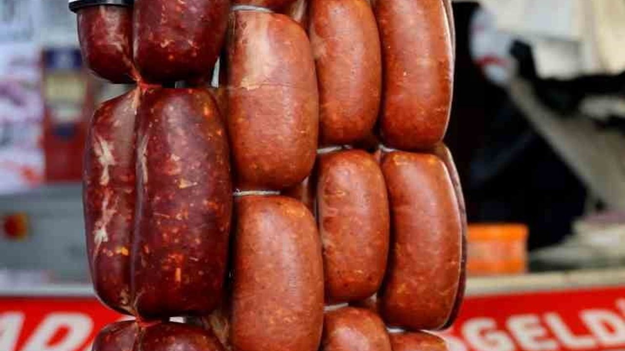 Adana Kasaplar Odası'ndan 'ucuz sucuk' uyarısı: Etiket ve karekod kontrolü şart