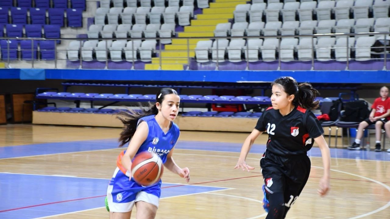Afyonkarahisar'da Okul Sporları 'Küçükler Kız-Erkek Basketbol' grup müsabakaları başladı