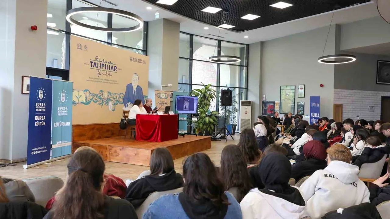 Ahmet Hamdi Tanpınar Bursa’da anıldı: 'Tanpınar’ın Şikayeti' söyleşisi Atatürk Stadyumu Kütüphanesi'nde