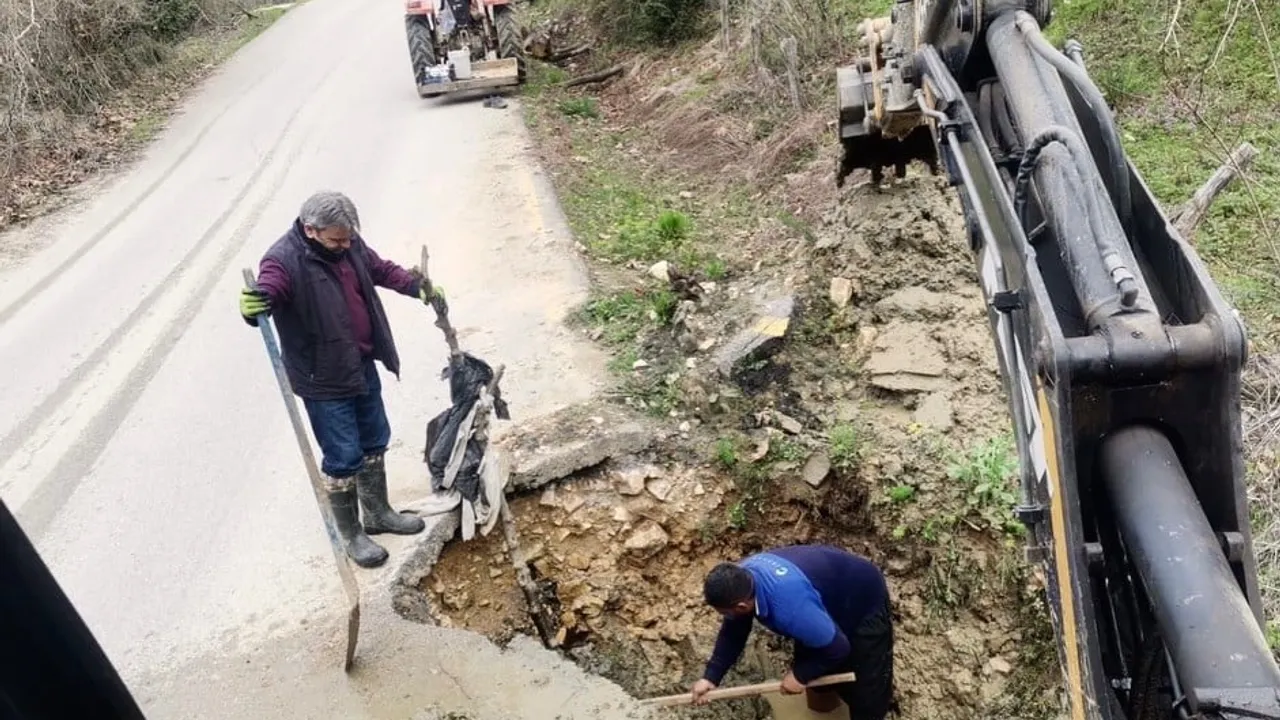 Akçakoca Esmahanım Köyü'nde içme suyu arızası giderildi, koruge boru çalışmaları tamamlandı