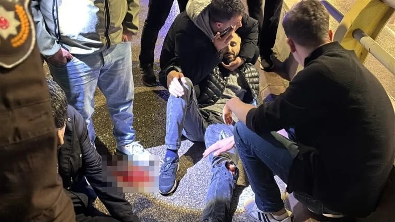 Aksaray'da motosikletin otomobile arkadan çarpması: 2 yaralı