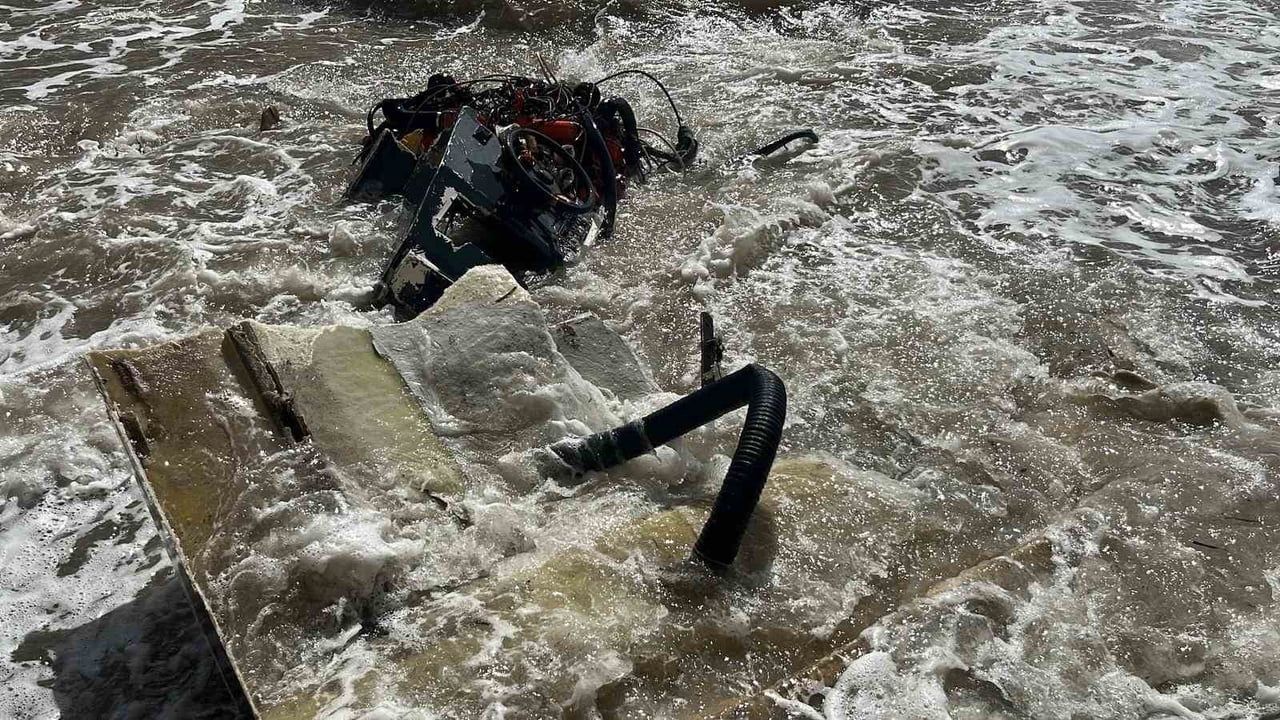 Alanya'da balıkçı teknesi fırtınada alabora oldu; iki kişi yüzerek kurtuldu
