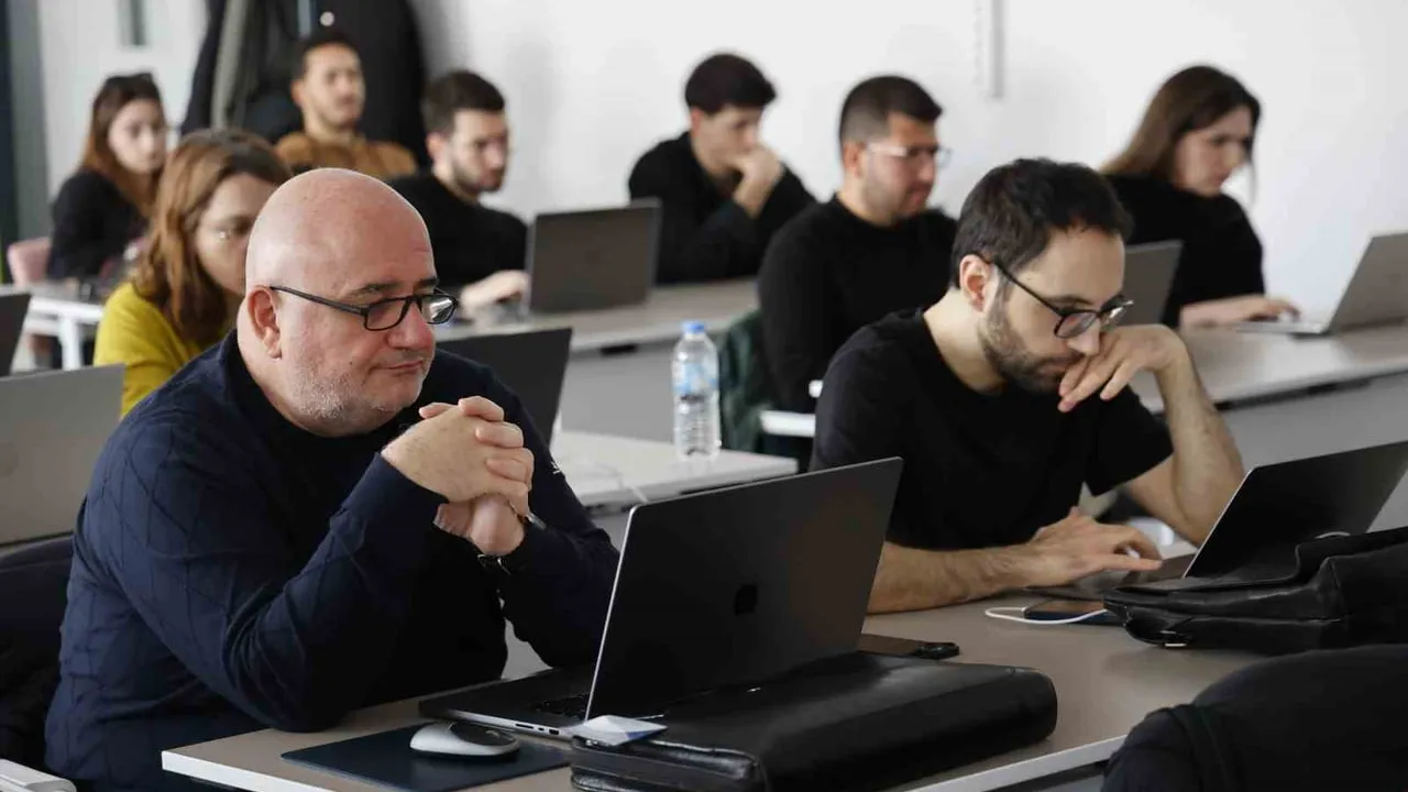 Antalya Büyükşehir’den gençlere üretim odaklı yapay zeka eğitimi: AI Weekend Antalya 2026