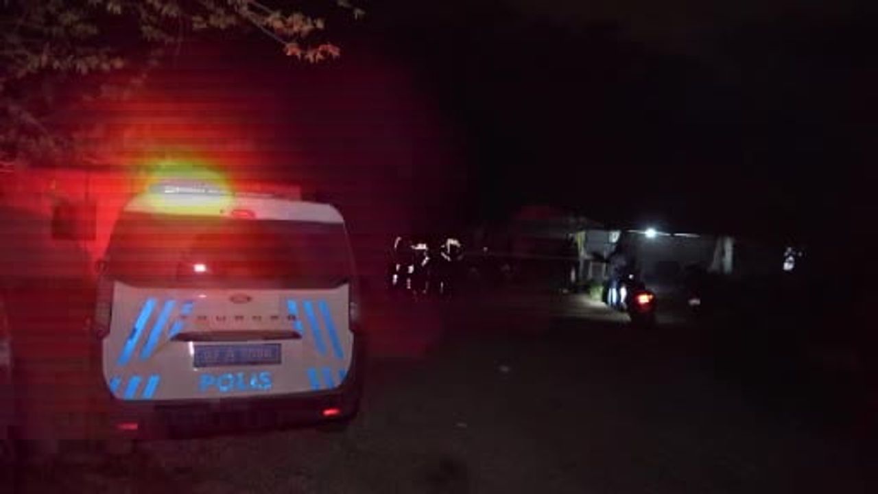 Antalya'da 25 yaşındaki sera işçisi evinde silahla vurulmuş halde bulundu