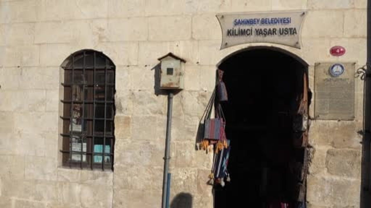 Antep kilimini yaşatıyor: Yaşar Erbil 80 yıldır tezgah başında