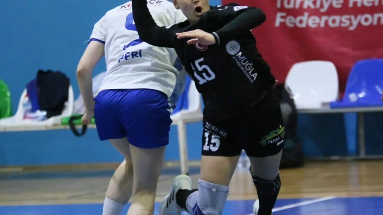 Armada Praxis Yalıkavak Spor, Ortahisar'ı 37-27 Yenerek Kritik Galibiyet Elde Etti