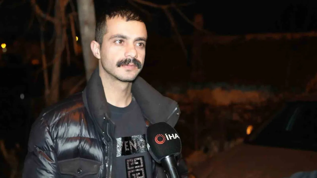 Arnavutköy İmrahor’da başıboş at ve at arabası park halindeki 2 araca çarptı