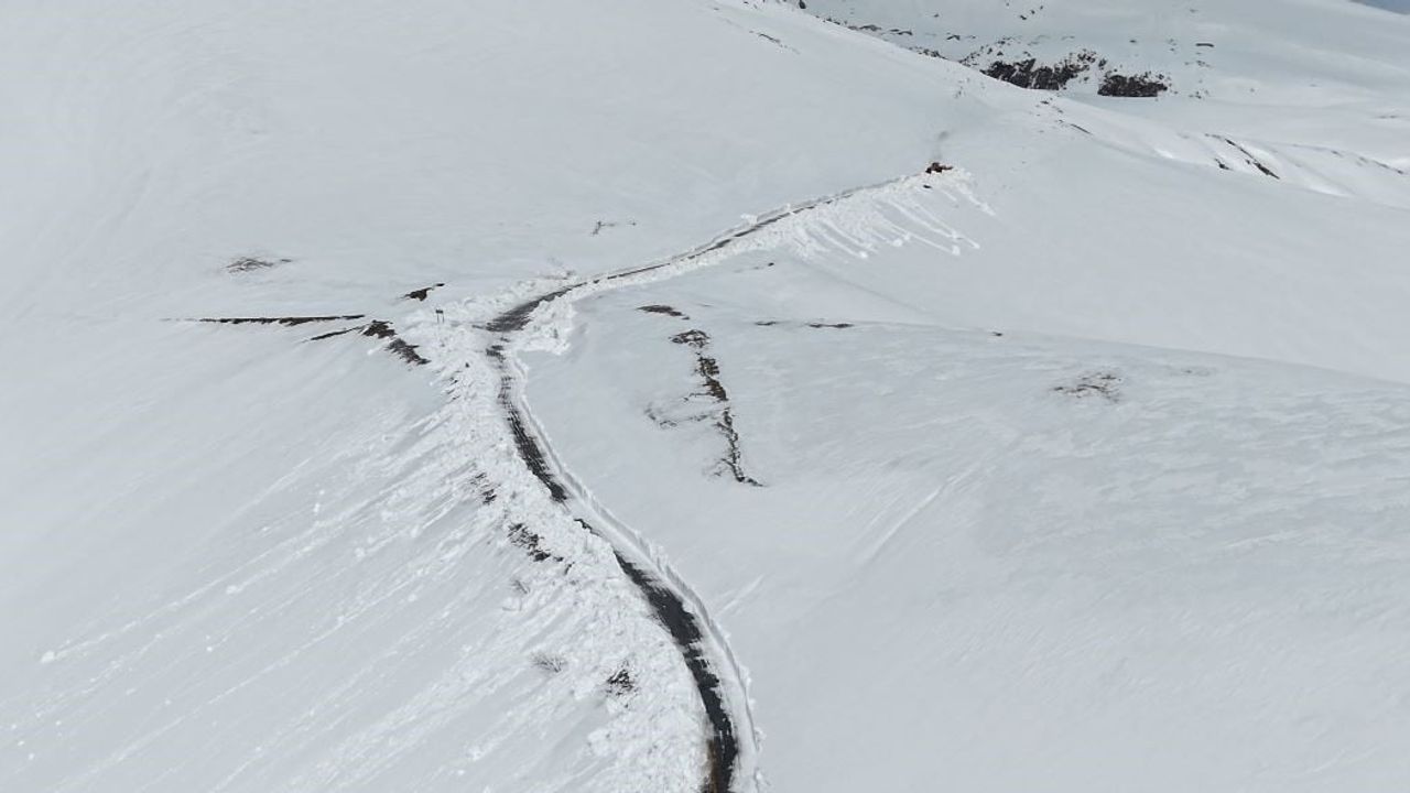 Artvin Bilbilan Yaylası yolu 5 ay sonra Ardanuç–Ardahan ulaşımına açılıyor