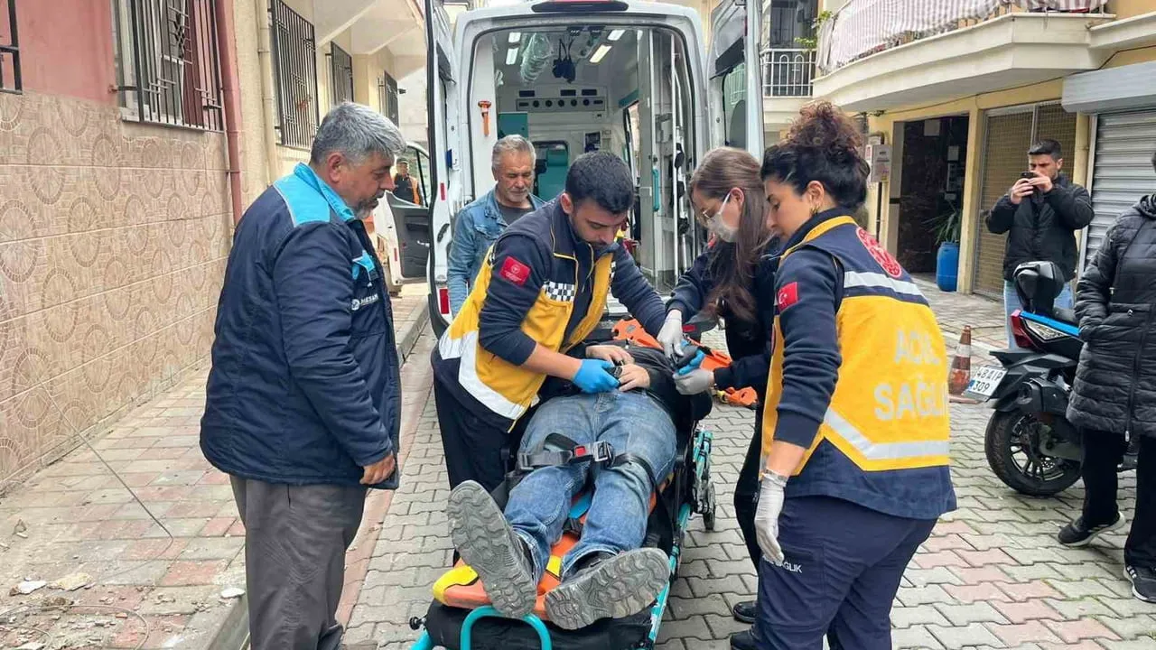 Aydın Efeler'de internet kablosu döşerken klima motoru yerinden çıktı; işçi ikinci kattan yaralandı