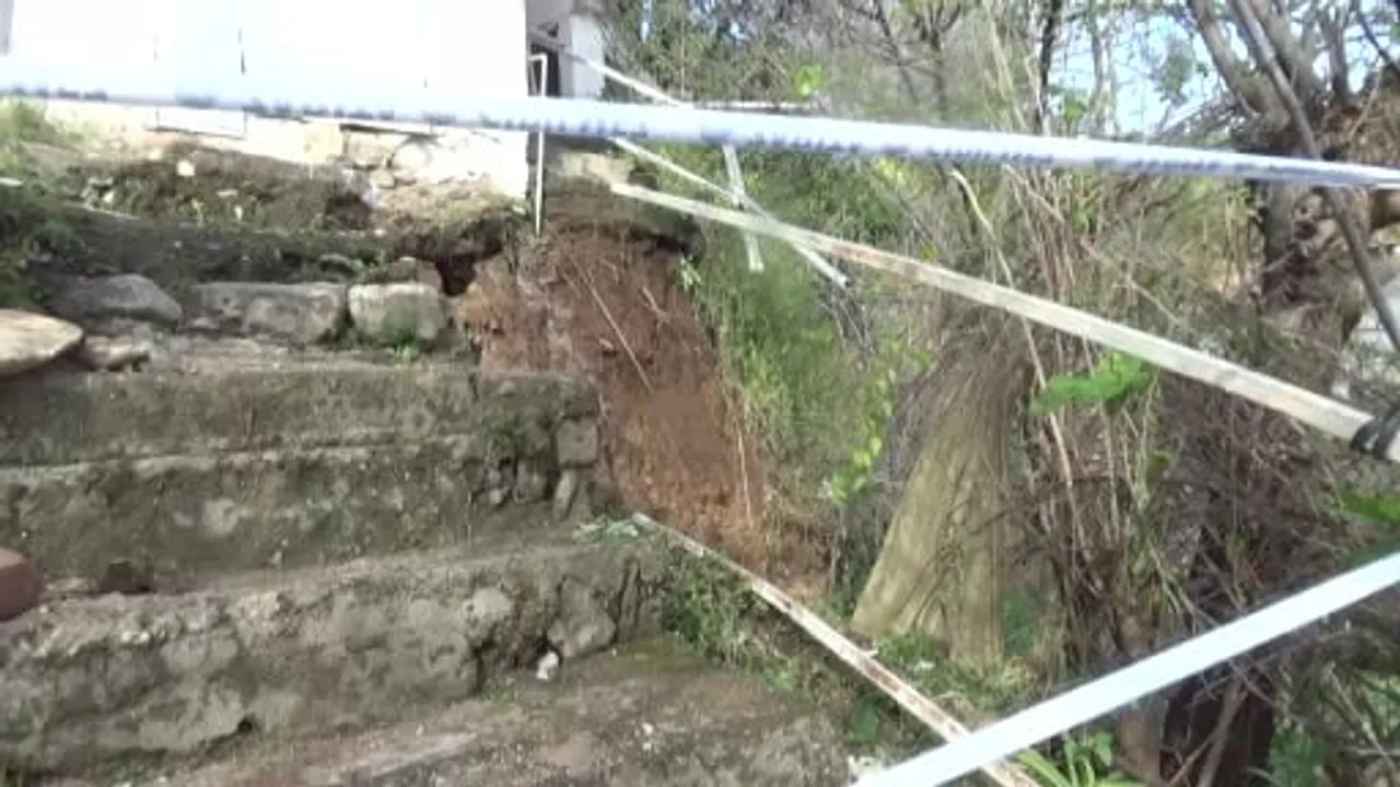 Aydın Efeler’de toprak kayması: Mesudiye Mahallesi’nde 4 ev tedbir amaçlı tahliye edildi