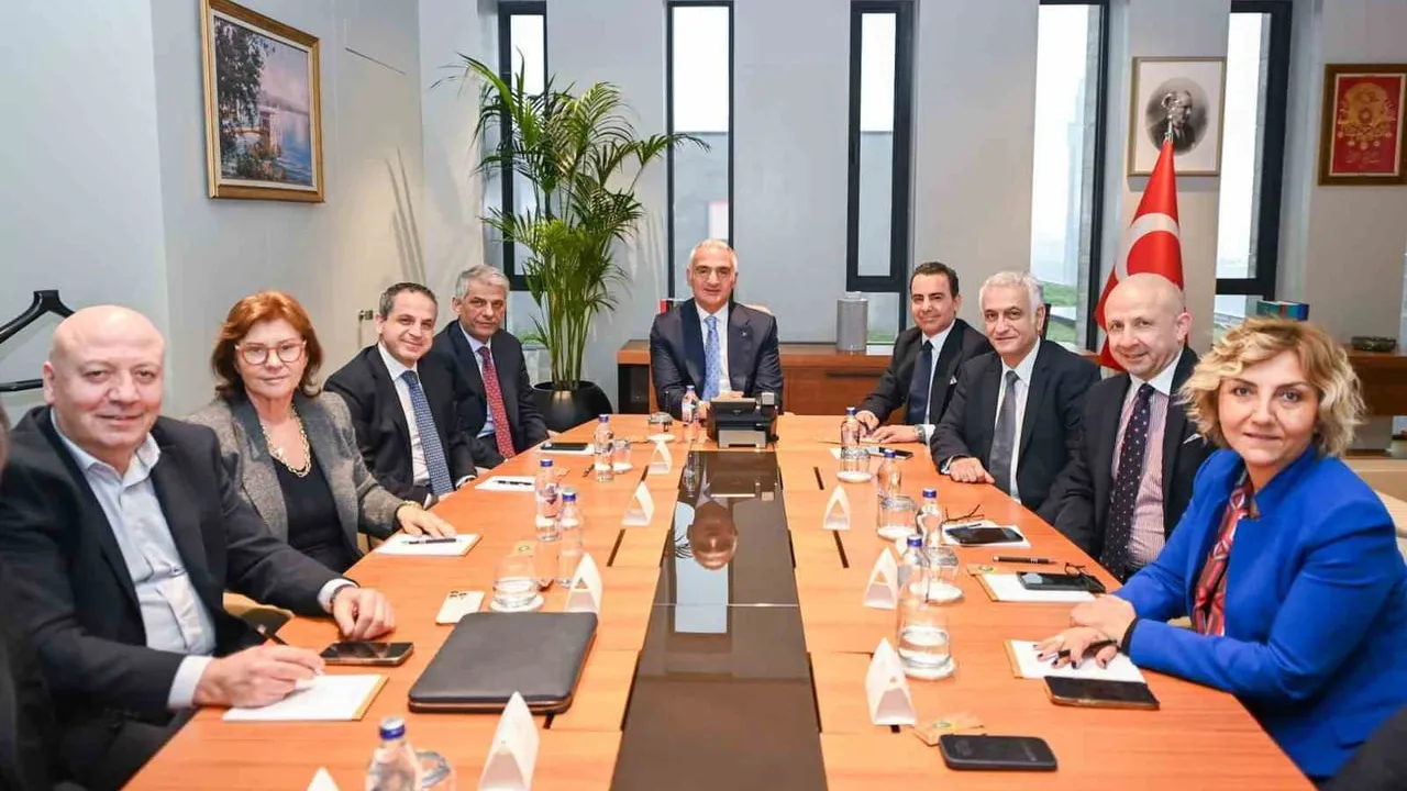Bakan Ersoy Başkanlığında 2026 Turizmi İçin TGA ve Bakanlık Kurulları İstanbul’da Toplandı