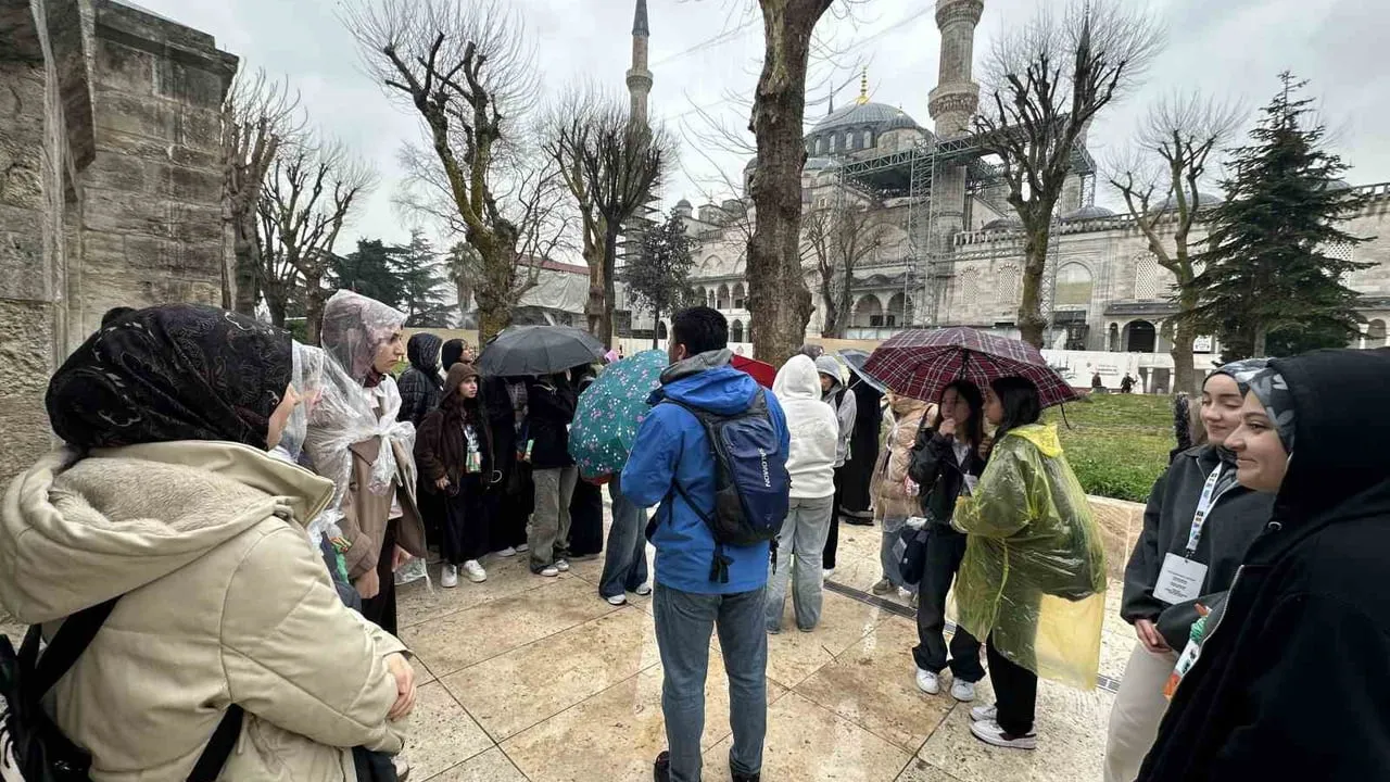 Başkan Altay: Genç Seyyah projemizle bu yıl 25 bin 920 öğrencimizi İstanbul ile buluşturacağız