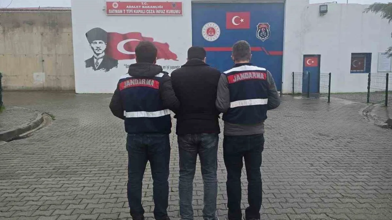 Batman'da firari FETÖ/PDY hükümlüsü jandarma operasyonuyla yakalandı
