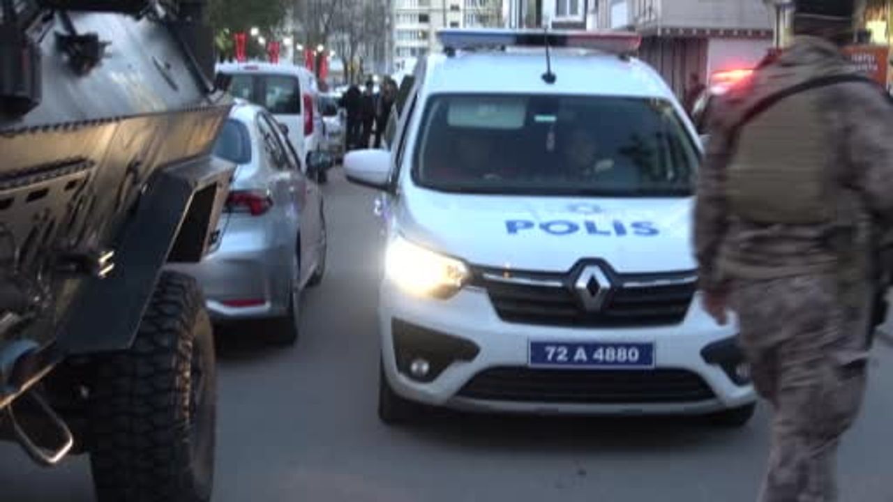 Batman'da iki kişinin ölümü: 17 yaşındaki şüpheli anne ve ağabeyini öldürdü