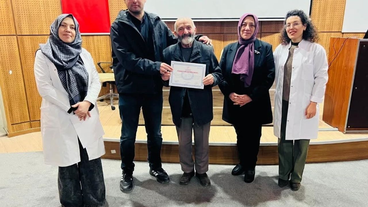 Bayburt Devlet Hastanesi'nde Diyabet Okulu Eğitimleri Devam Ediyor