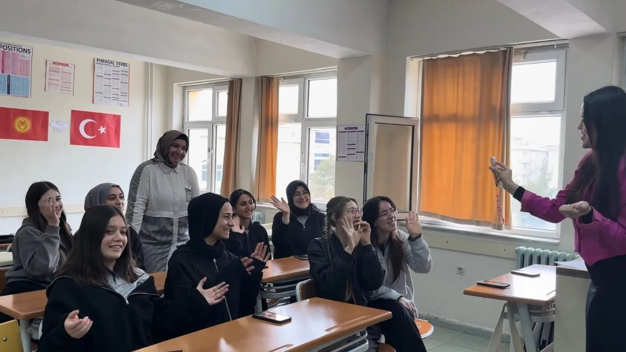 Bayburt ile Bişkek arasında eğitim köprüsü kuruldu: Kardeş okul iş birliği başladı