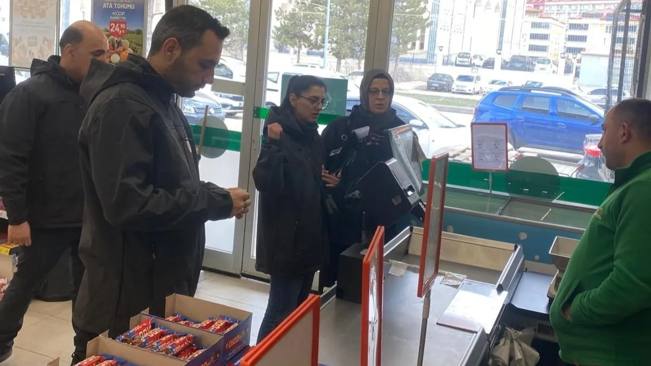 Bayburt’ta marketlerde poşet ücretlendirmesi ve sıfır atık denetimleri yapıldı