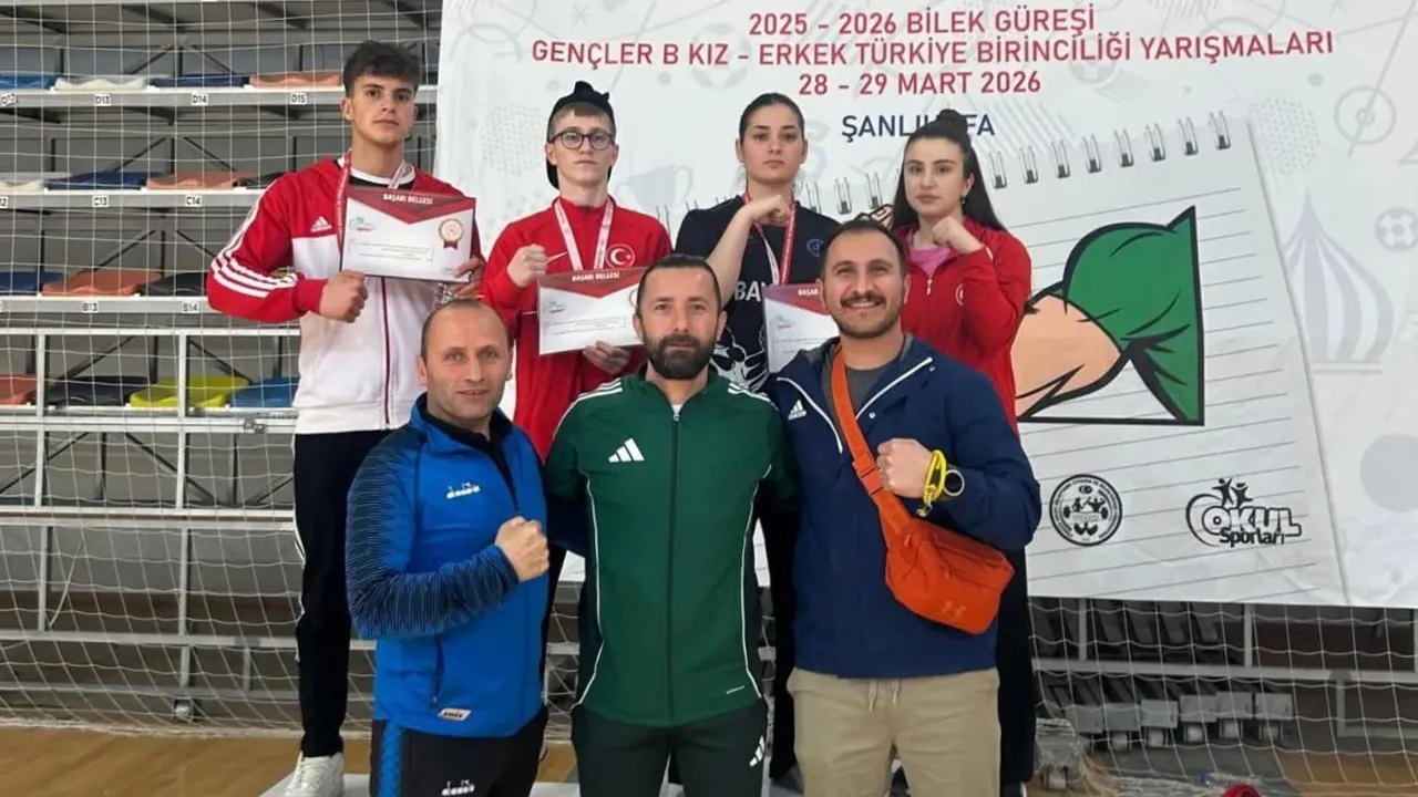 Bayburtlu Öğrenciler Şanlıurfa’daki Okul Sporları Bilek Güreşinde Türkiye Dereceleri Elde Etti