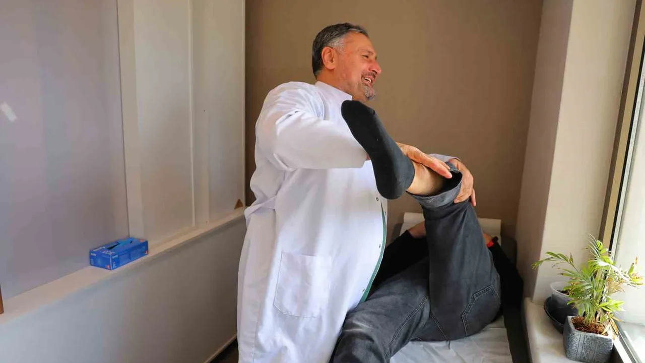 Bel ağrısı toplumun yüzde 80'ini etkiliyor: Uzmandan nedenler ve korunma önerileri