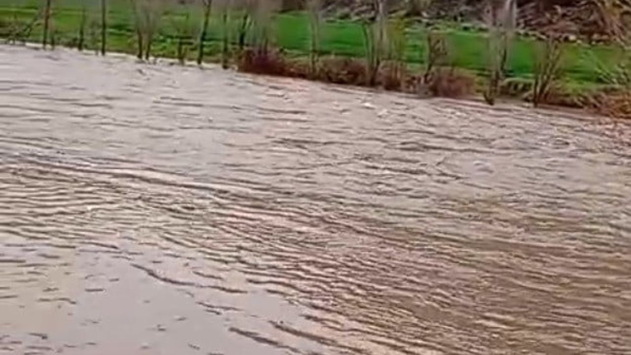Beypazarı'nın yüksek kesimlerinde kar yağışı etkili oldu