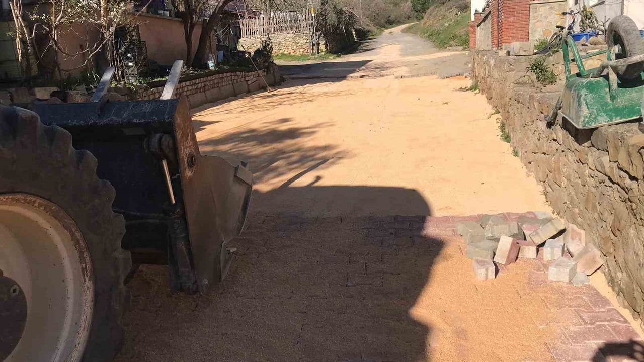 Bilecik’te Cadde ve Sokaklar Ulaşıma Açıldı, Kaldırımlar Yenileniyor