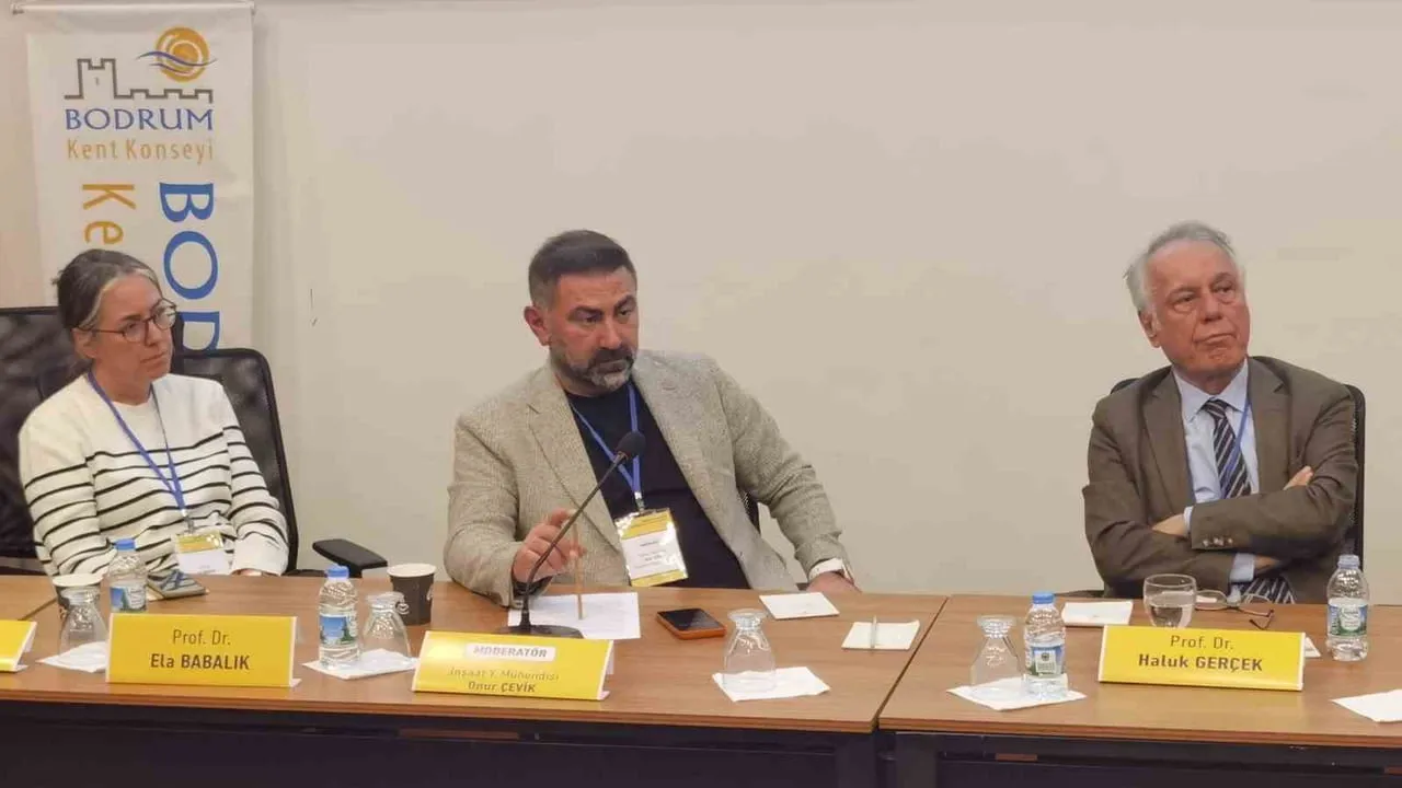 Bodrum'da ulaşım ve altyapı masaya yatırıldı: Uzmanlardan nüfus ve planlama uyarısı