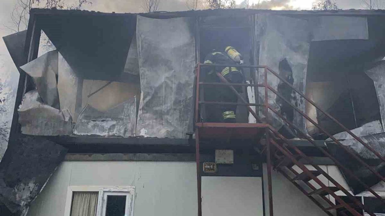 Bodrum'da yaşam konteynerinde yangın: Dereköy'de üst konteyner kullanılamaz hale geldi