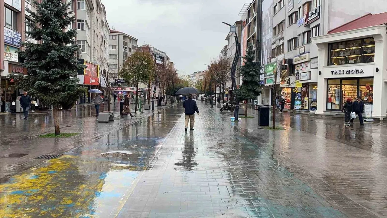 Bolu Valiliği'nden sağanak ve sel uyarısı: yüksek kesimlerde karla karışık yağmur riski