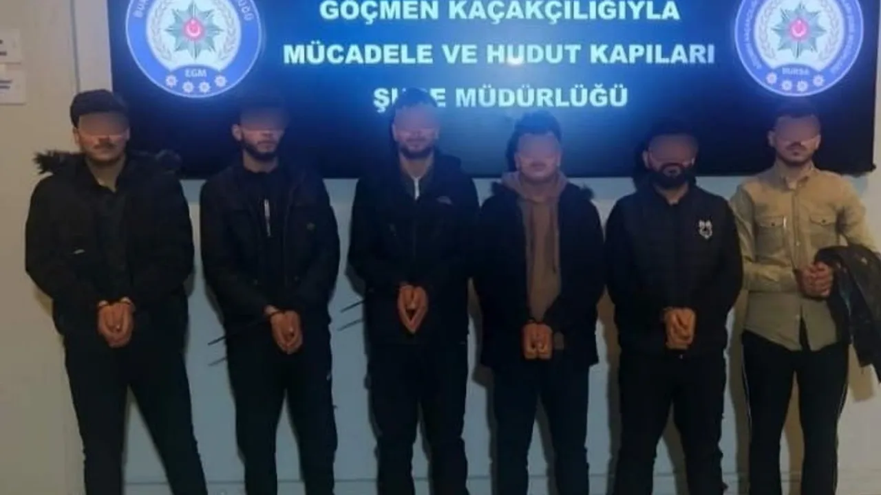 Bursa'da düzensiz göç operasyonu: 17 yabancı uyruklu yakalandı, 4 şüpheli gözaltında