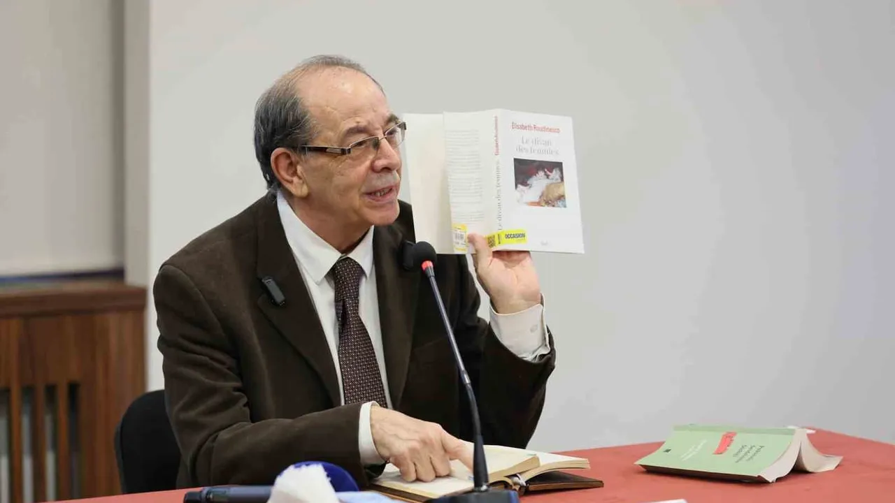 Bursa'da 'Kültür Fabrikası' kapsamında 'İnsan ve Felsefe' söyleşisi yoğun ilgi gördü