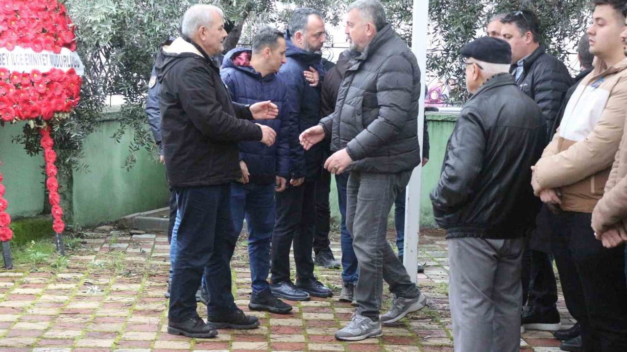 Bursa'da Mustafakemalpaşa Polis Memuru Mehmet Pişik Hayatını Kaybetti