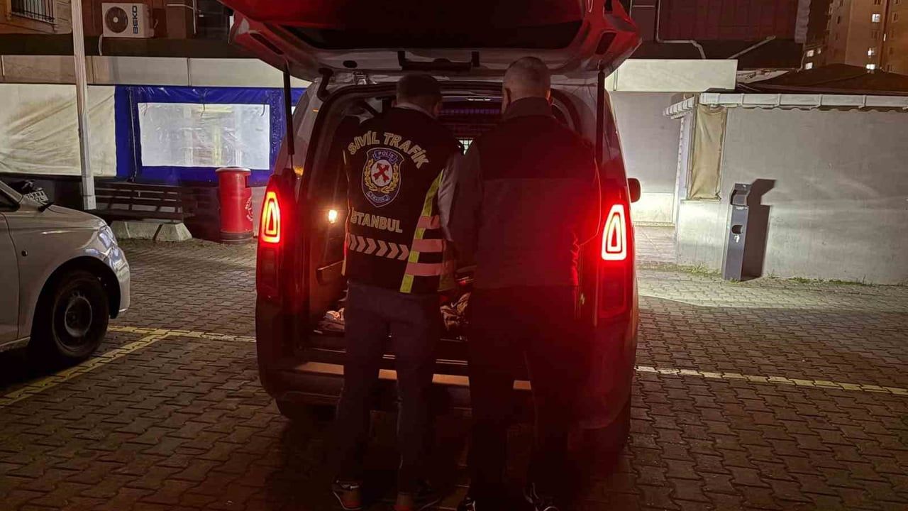 Büyükçekmece'de ambulans sürücüsüyle tartışan kişiye 180 bin lira ceza, ehliyetine 60 gün el konuldu