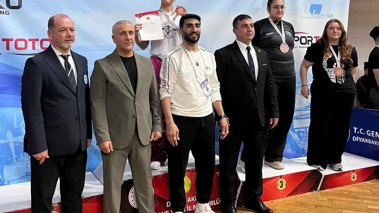 Çayırovalı kick boksçular Diyarbakır’dan 2 bronz madalyayla döndü