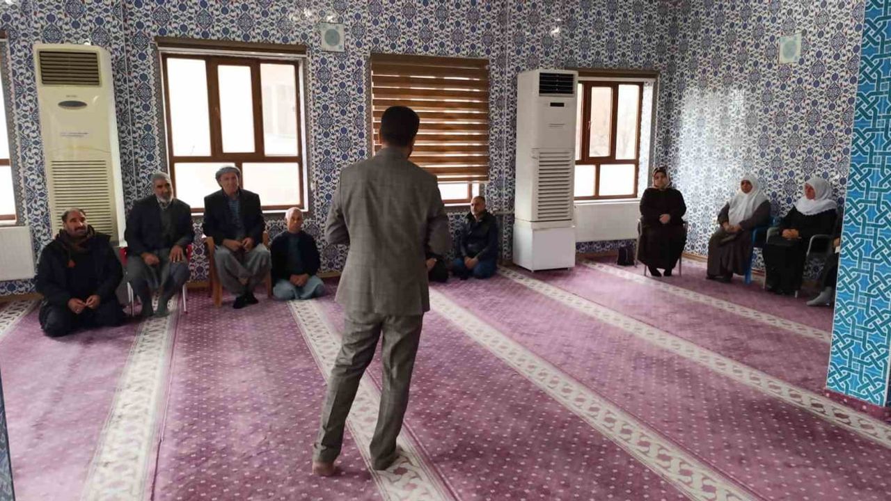 Çermik'te Hac Eğitim Semineri: İlçe Müftülüğü'nden Uygulamalı Bilgilendirme