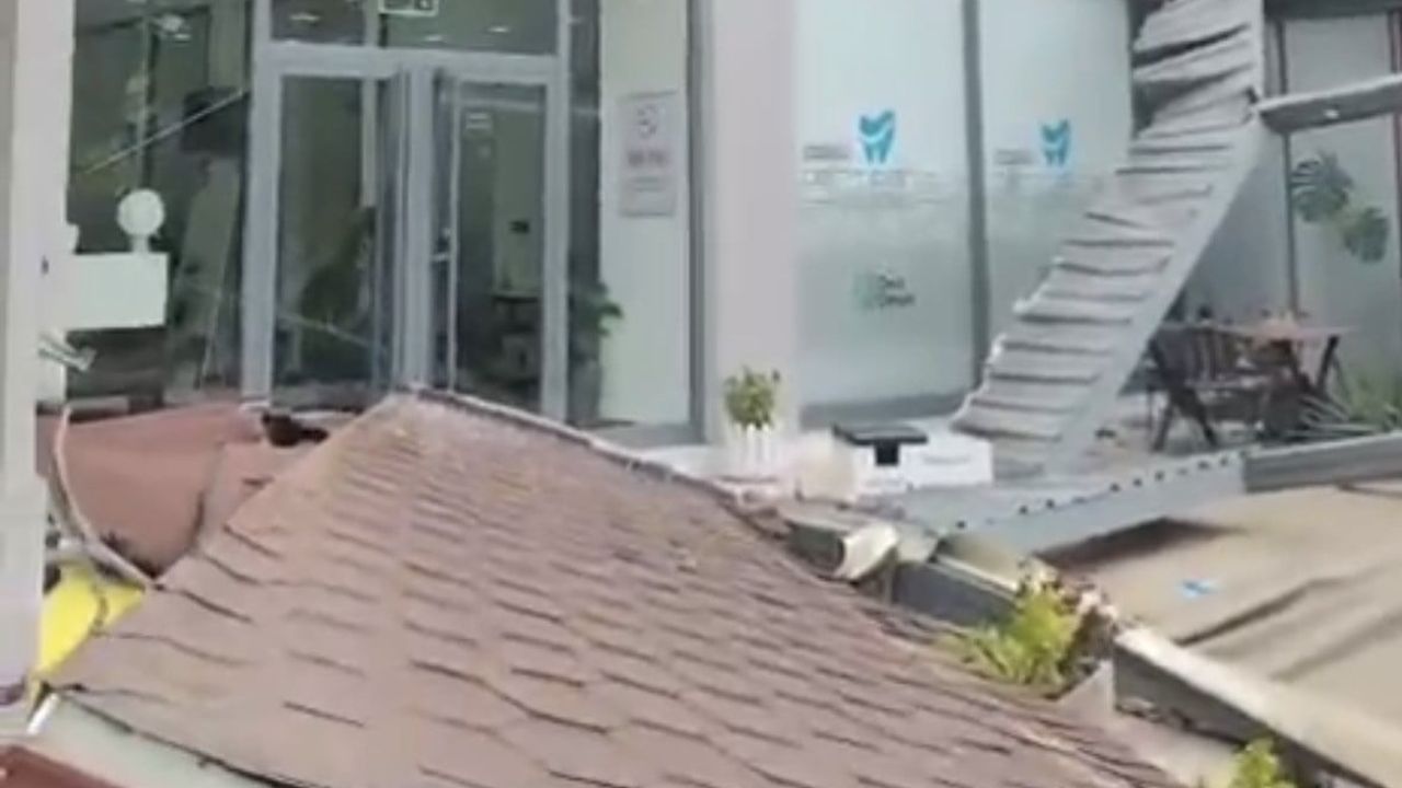 Denizli'de sabah etkili rüzgar çatı uçmalarına ve ağaç devrilmelerine yol açtı