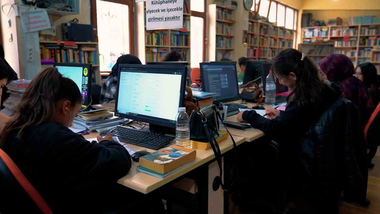 Didim Belediyesi Halk Kütüphanesi, Gençlerin Eğitim ve Buluşma Merkezi Haline Geldi