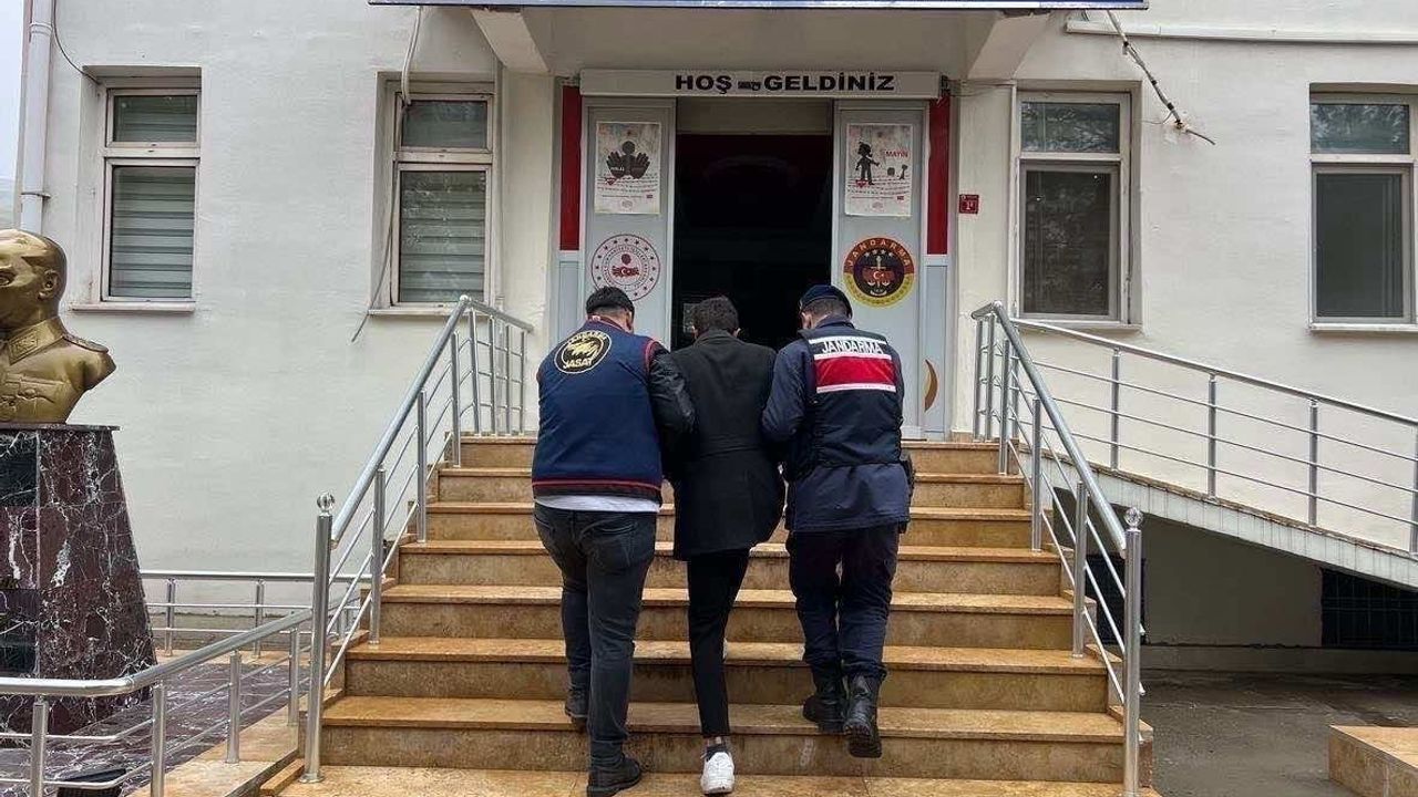 Diyarbakır'da Jandarma Operasyonunda Kesinleşmiş Hapis Cezası Bulunan 162 Kişi Yakalandı