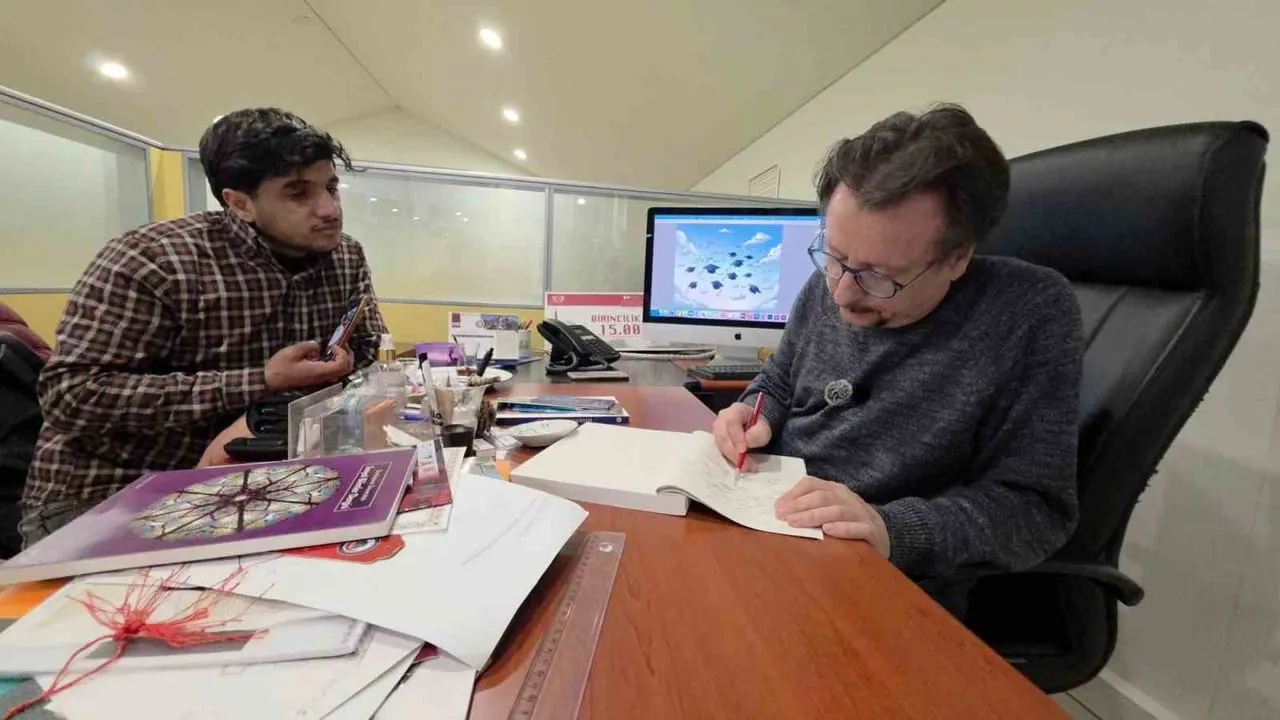 Dönmez: Yapay zekâ doğru kullanılırsa güçlü bir asistan, aksi halde tembelleştirebilir