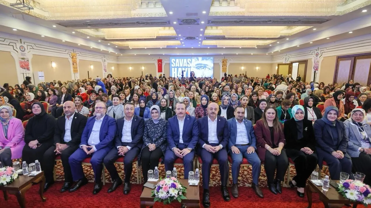 Eğitim-Bir-Sen'in 9. Kadın Buluşması: 1000 Sendikacı Kadın Kızılcahamam'da Bir Araya Geldi