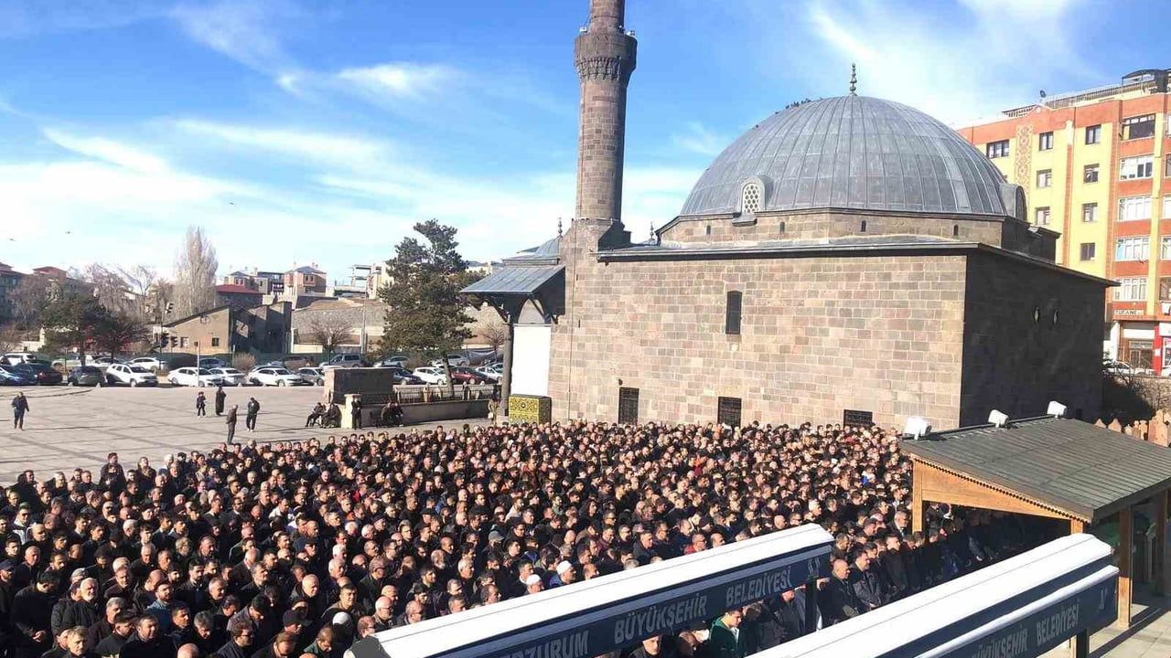 Eğitimci Fatih Kutlu, Narmanlı Camii'nde Son Yolculuğuna Uğurlandı