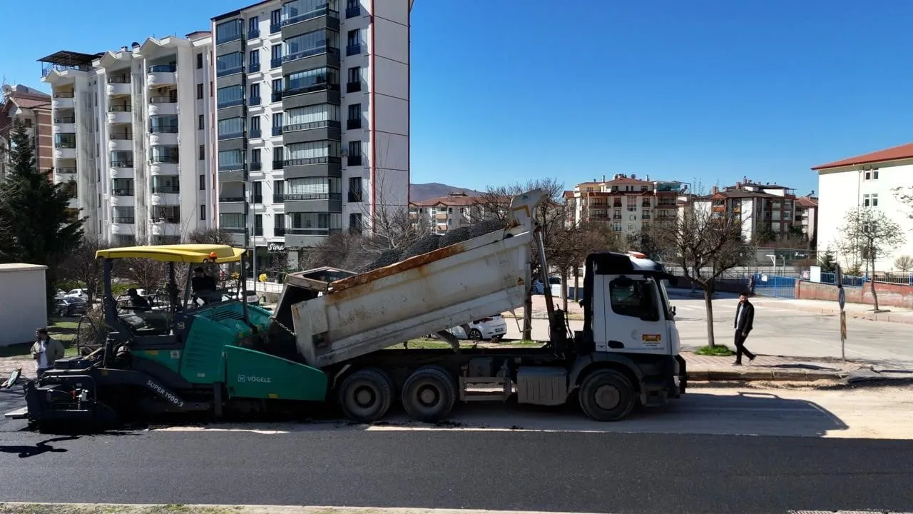 Elazığ'da 2026 'Asfalt Yılı' Başladı: Beyzade Efendi Bulvarı'nda Yol Yenileme