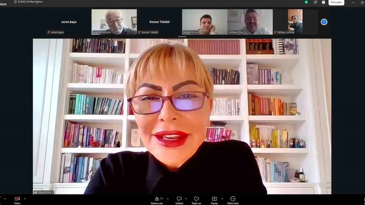 Elazığ'da kadın girişimcilere yapay zeka destekli dijital pazarlama ve e-ticaret eğitimi