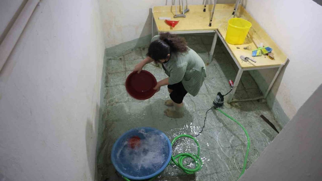 Elazığ Doğukent’te yeraltı suyu yükseldi: Yaklaşık 40 evin bodrumu suyla doldu