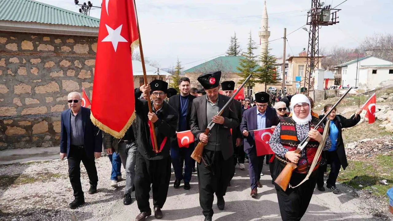 Erdemli'de Toroslar Zirvesinde 106 Yıl Sonra Kuvayi Milliye Ruhu Yeniden Yaşandı