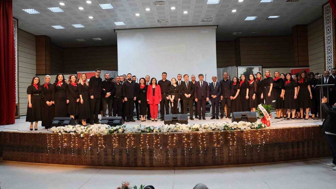 Erzincan'da Maarif Öğretmenler Korosu'ndan Bahar Konseri