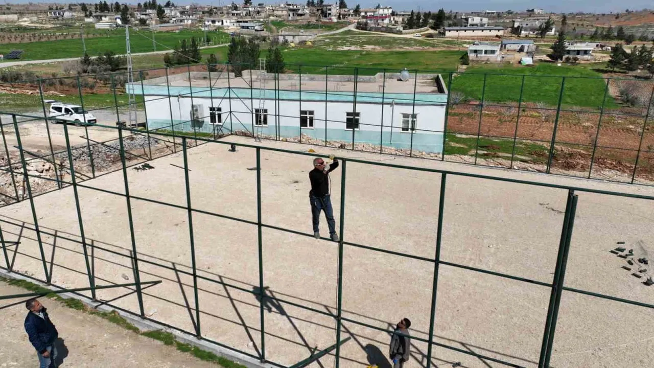 Eyyübiye'de Olukyanı ve Payamlı Halı Sahaları Tamamlanıyor