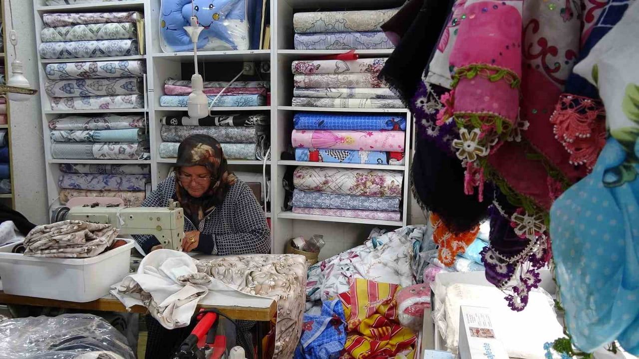 Gaziantep'te 30 Yıldır Terzilik Yapan Fatoş Bozkurt, 4 Çocuğunu Meslek Sahibi Yaptı