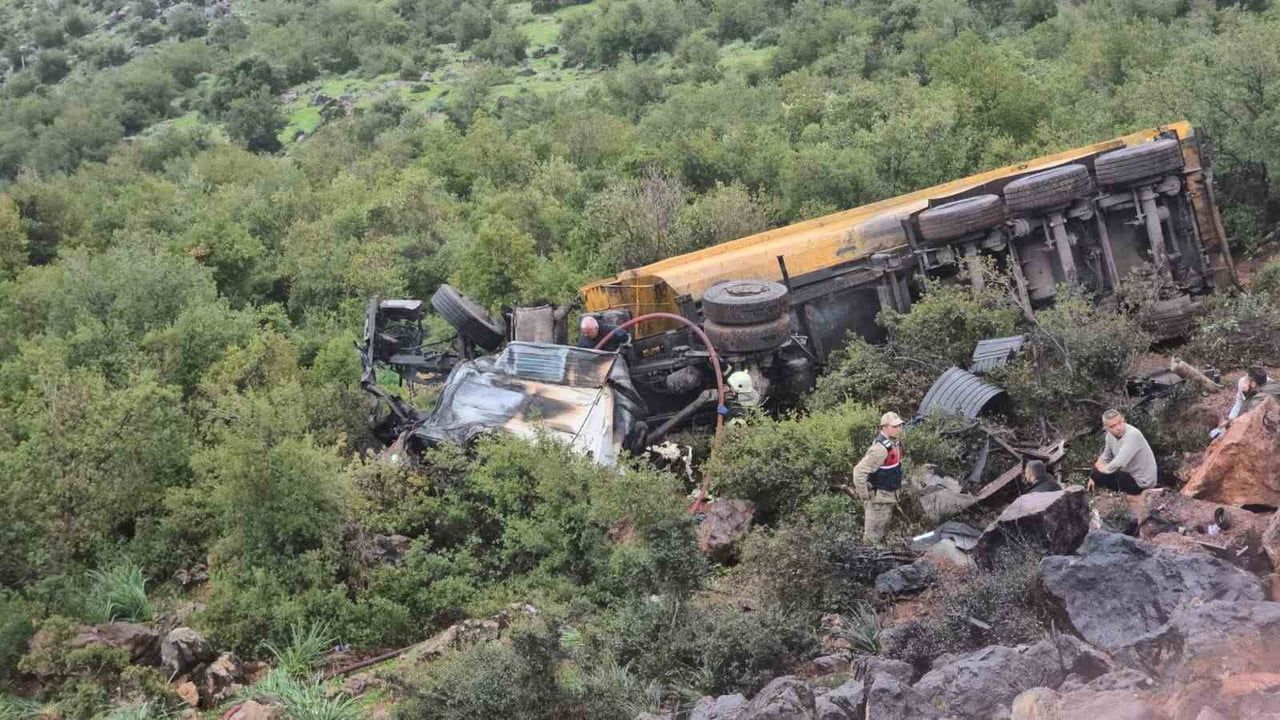 Gaziantep'te maden sahasında kamyon uçuruma yuvarlandı: Sürücü yaşamını yitirdi