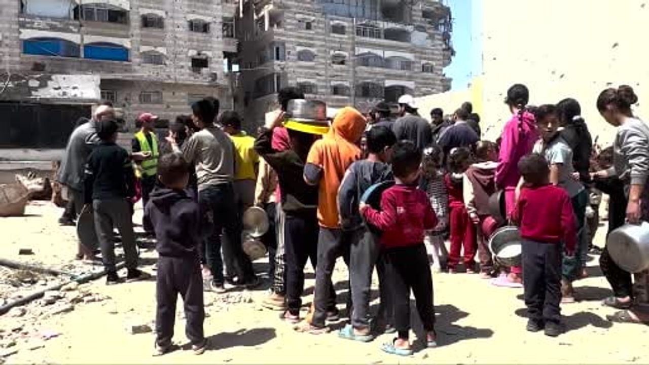 Gazze'de Ateşkes Sonrası Çocuklar Açlık ve Yetersiz Beslenmeyle Mücadele Ediyor